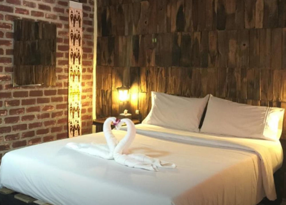 Baan Thai Homestay By Bgb Villas Kata-stranden Eksteriør bilde