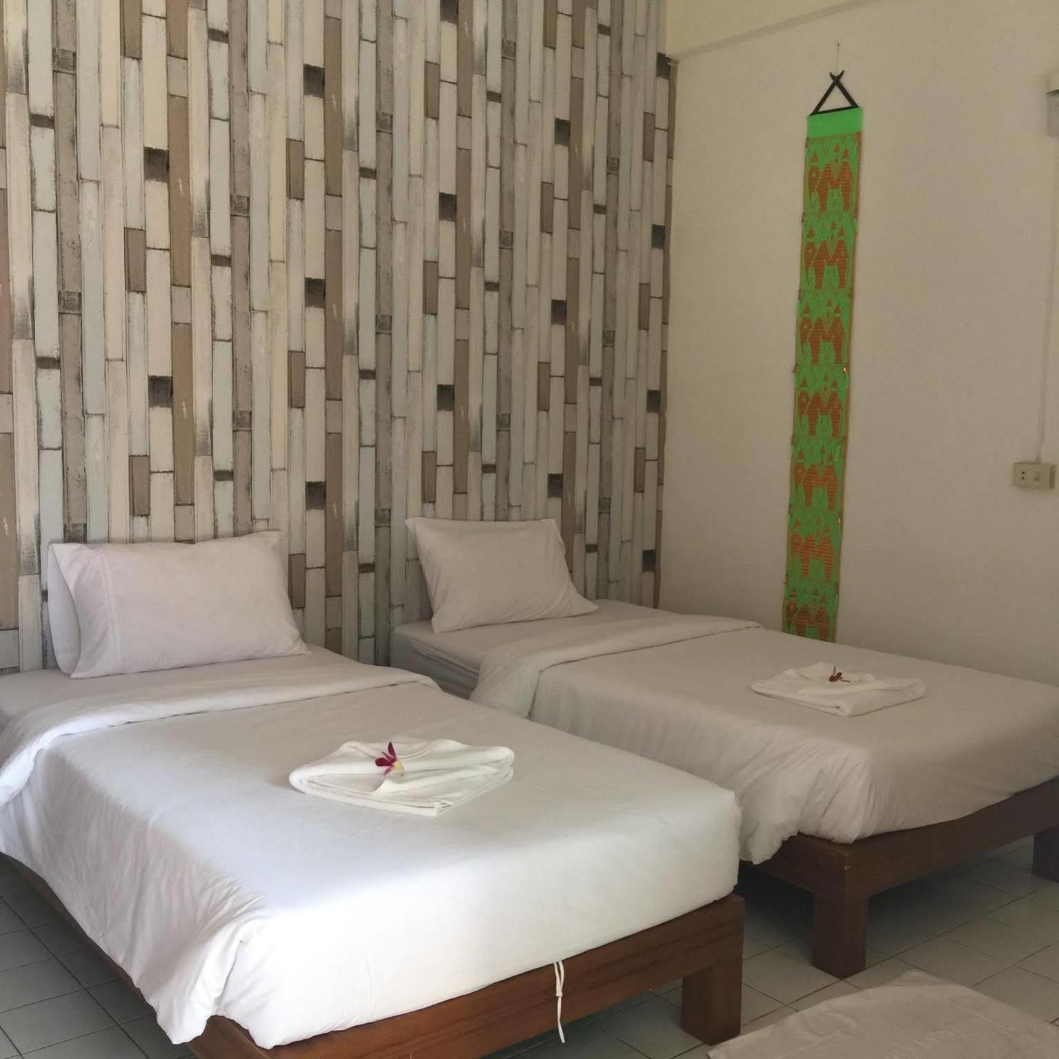 Baan Thai Homestay By Bgb Villas Kata-stranden Eksteriør bilde